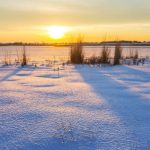 雪原の夕暮れ風景