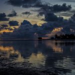 タラワラグーンの夕暮れ キリバスの風景