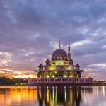夜明けのプトラ・モスク　マレーシアの風景