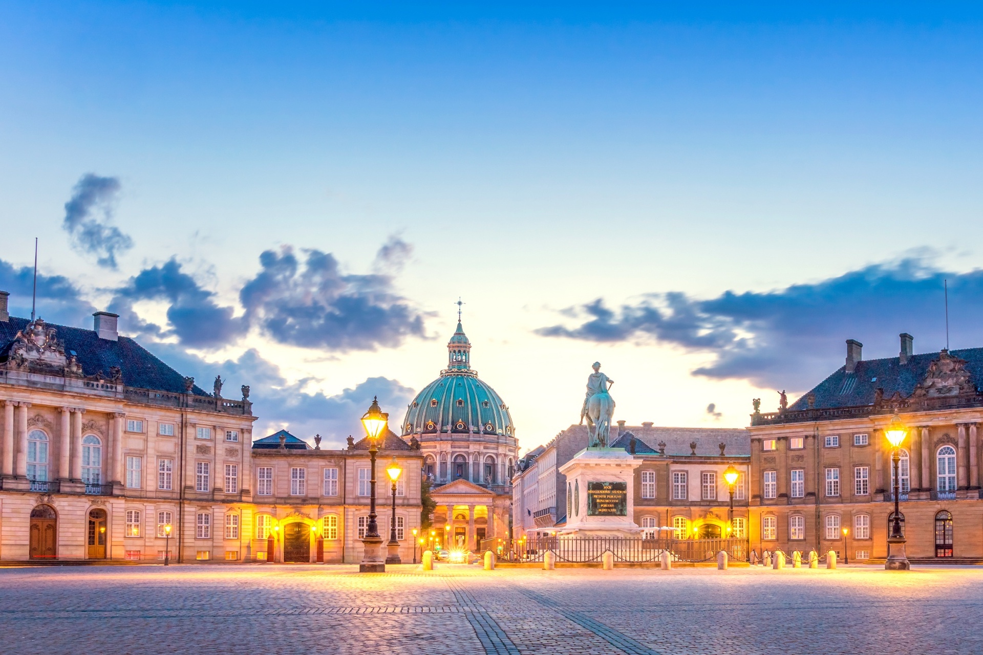 コペンハーゲンのアマリエンボー宮殿　デンマークの風景
