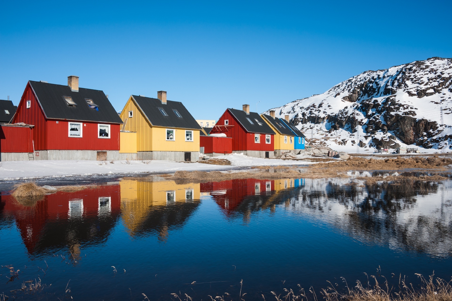 グリーンランドのカラフルな家々　グリーンランドの風景　デンマークの風景