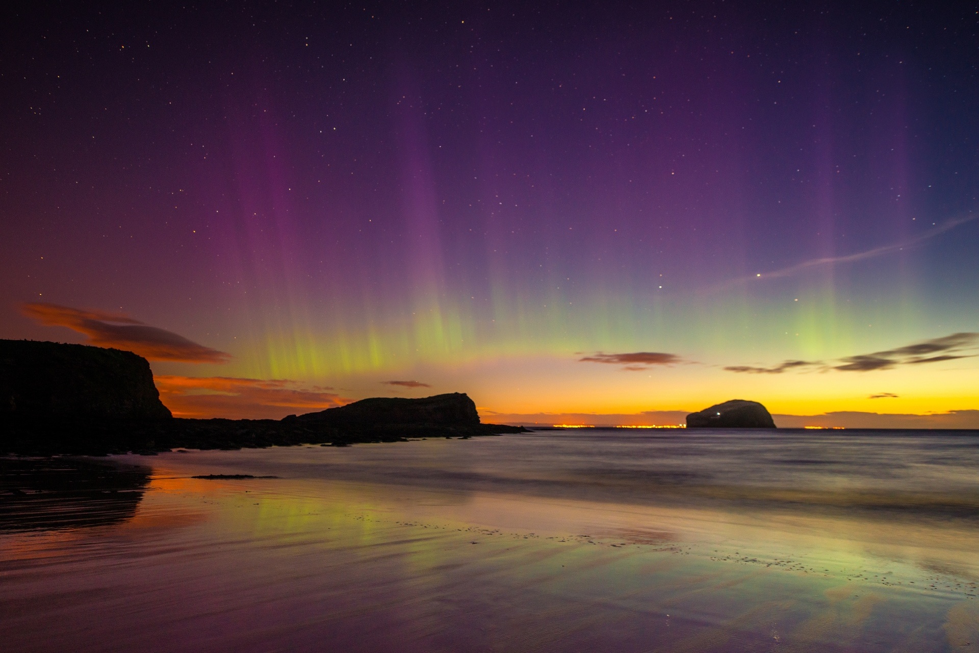 夜明けのオーロラの風景 スコットランドの風景 Beautiful Photo Net 世界の絶景 美しい景色