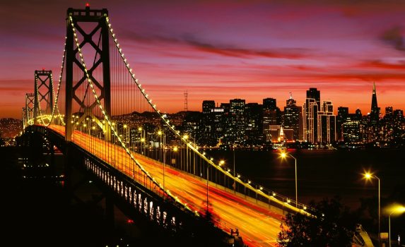 夕暮れのベイブリッジ　サンフランシスコ　アメリカの風景