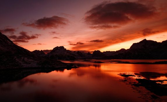 夕暮れのロフォーテン諸島　ノルウェーの風景