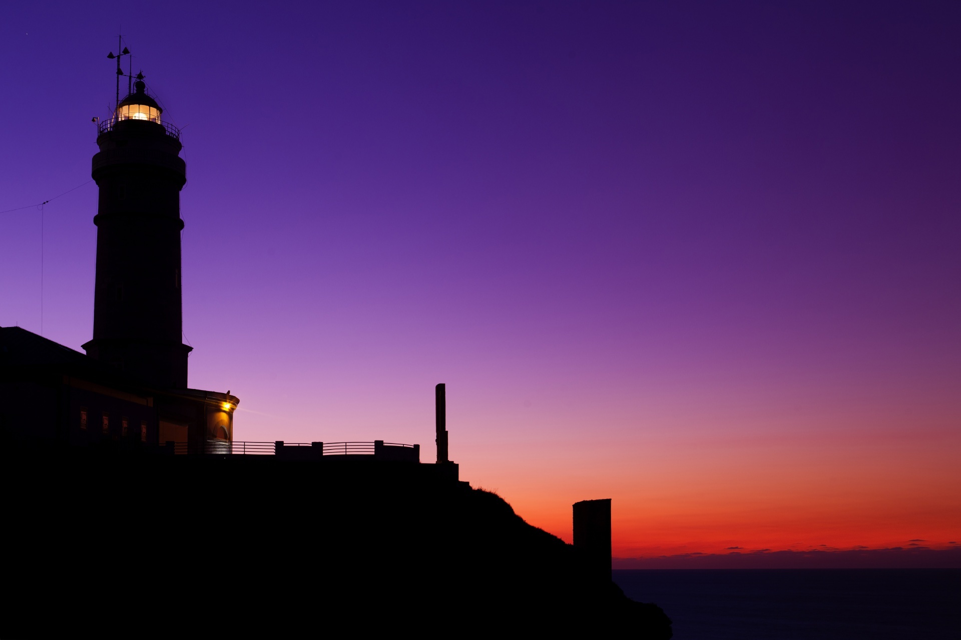 トワイライト風景　カボ・マヨール灯台　スペインの風景