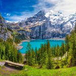 エッシネン湖とスイス・アルプスの風景　スイスの風景
