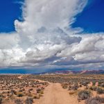 ユタ州パウエル湖近くの風景　アメリカの風景