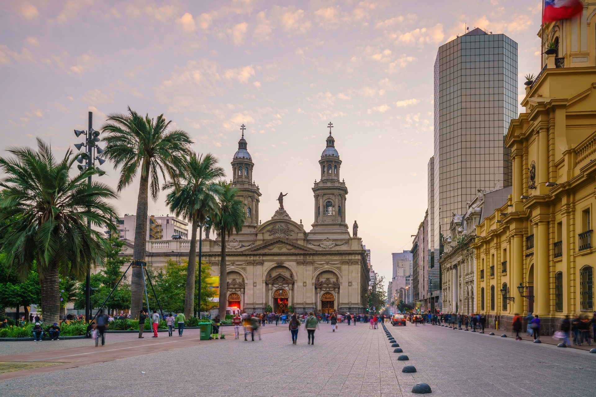 サンティアゴのアルマス広場の風景　チリの風景