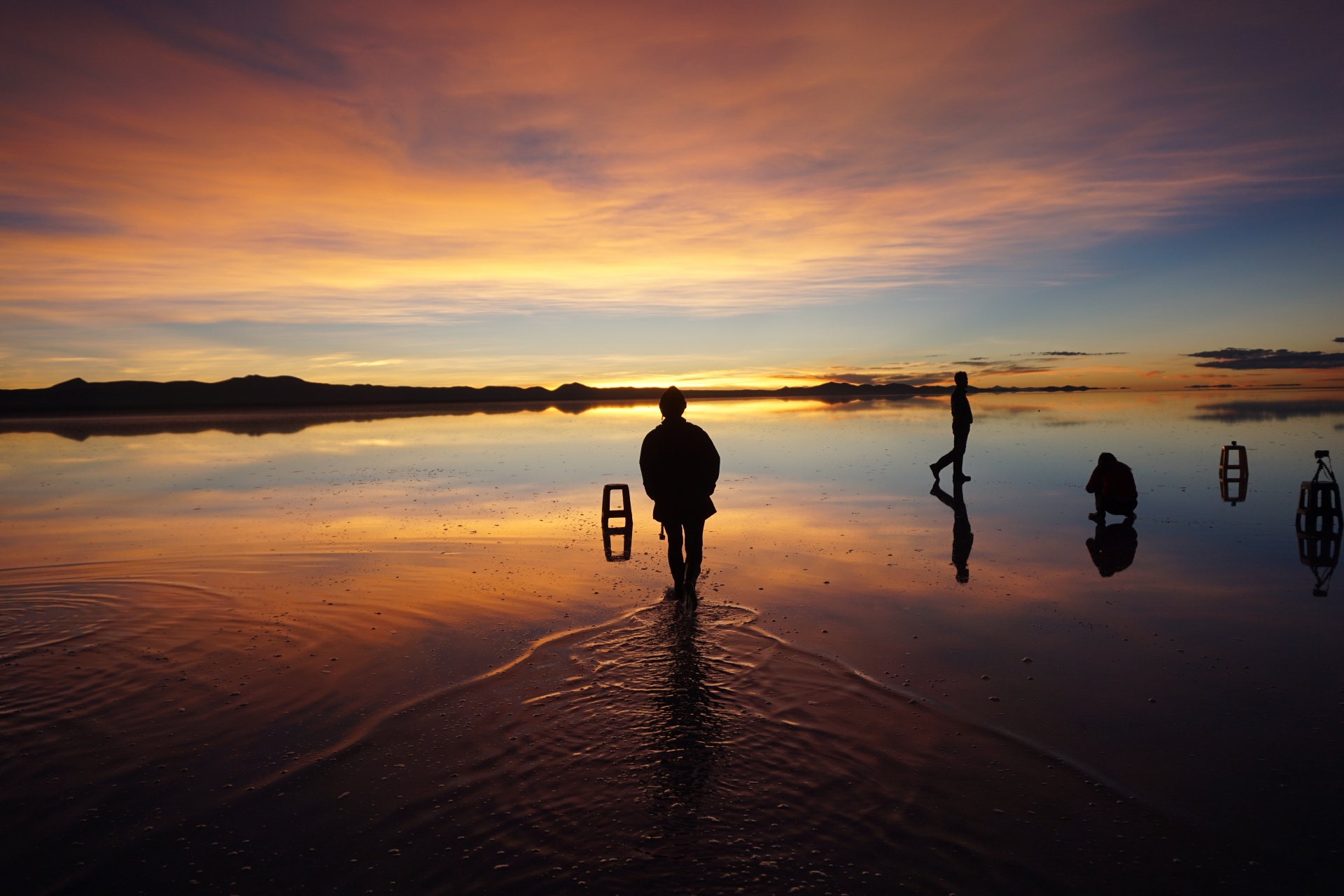 ウユニ塩湖の日の出　ボリビアの風景
