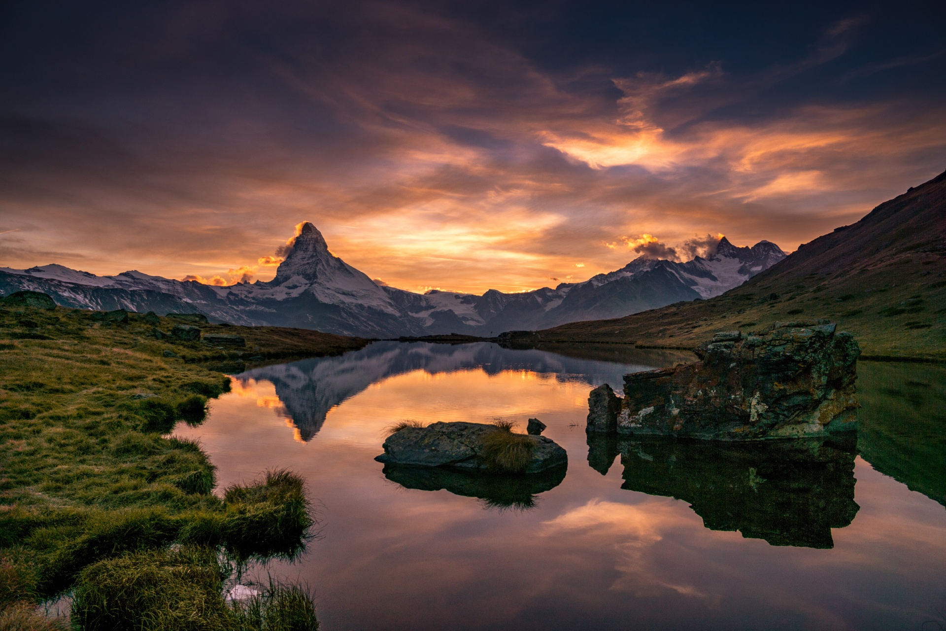 夕暮れのツェルマット　マッターホルンとシュテリゼー　スイスの風景