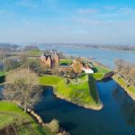 空から見る中世の城「ルーヴェスタイン城」　オランダの風景