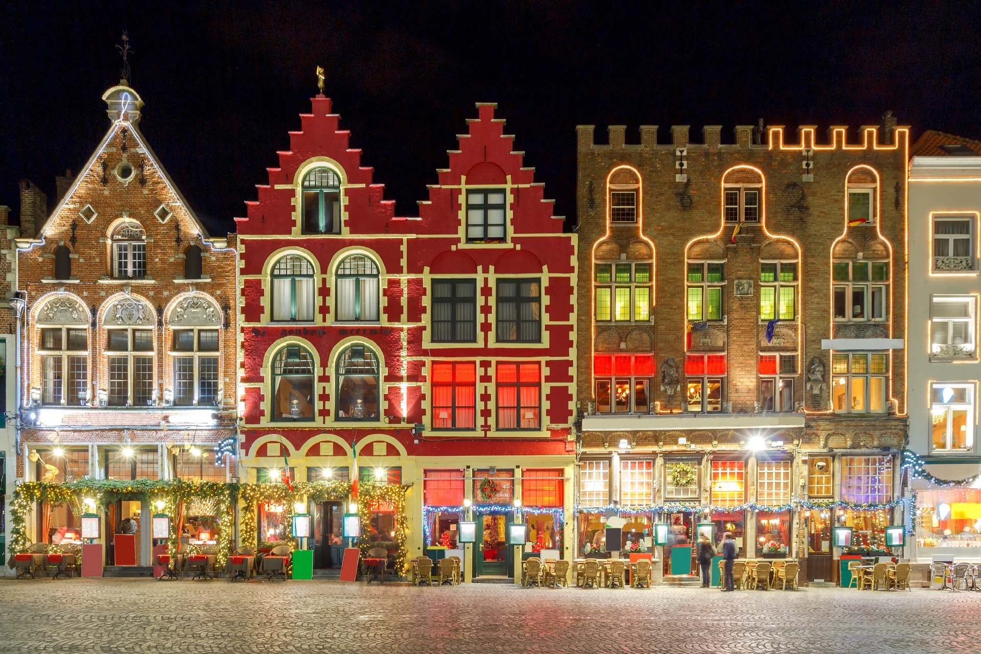 クリスマスのイルミネーション　ブルージュ　ベルギーの風景