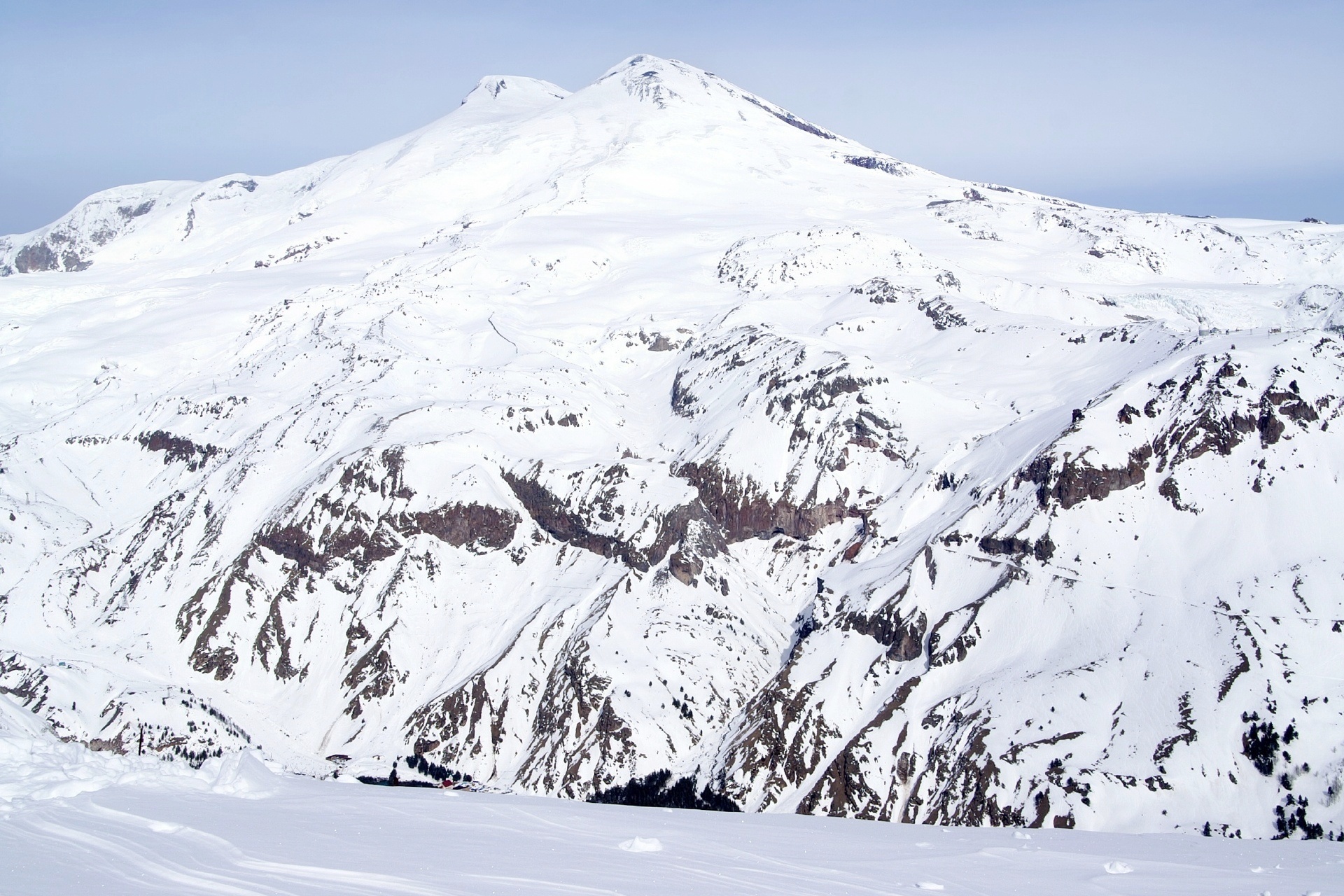 冬のエルブルス山　ロシアの風景