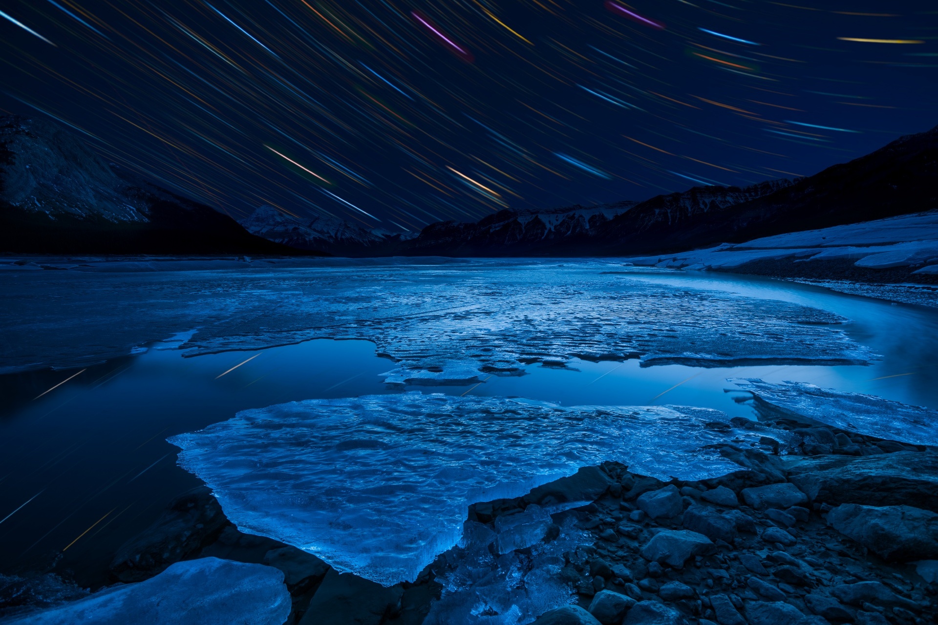 冬の夜のアブラハム湖　カナダの風景