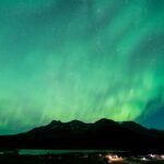 夜空に広がるオーロラ　グリーンランドの風景