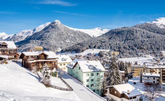 冬のダボスの風景　スイスの風景