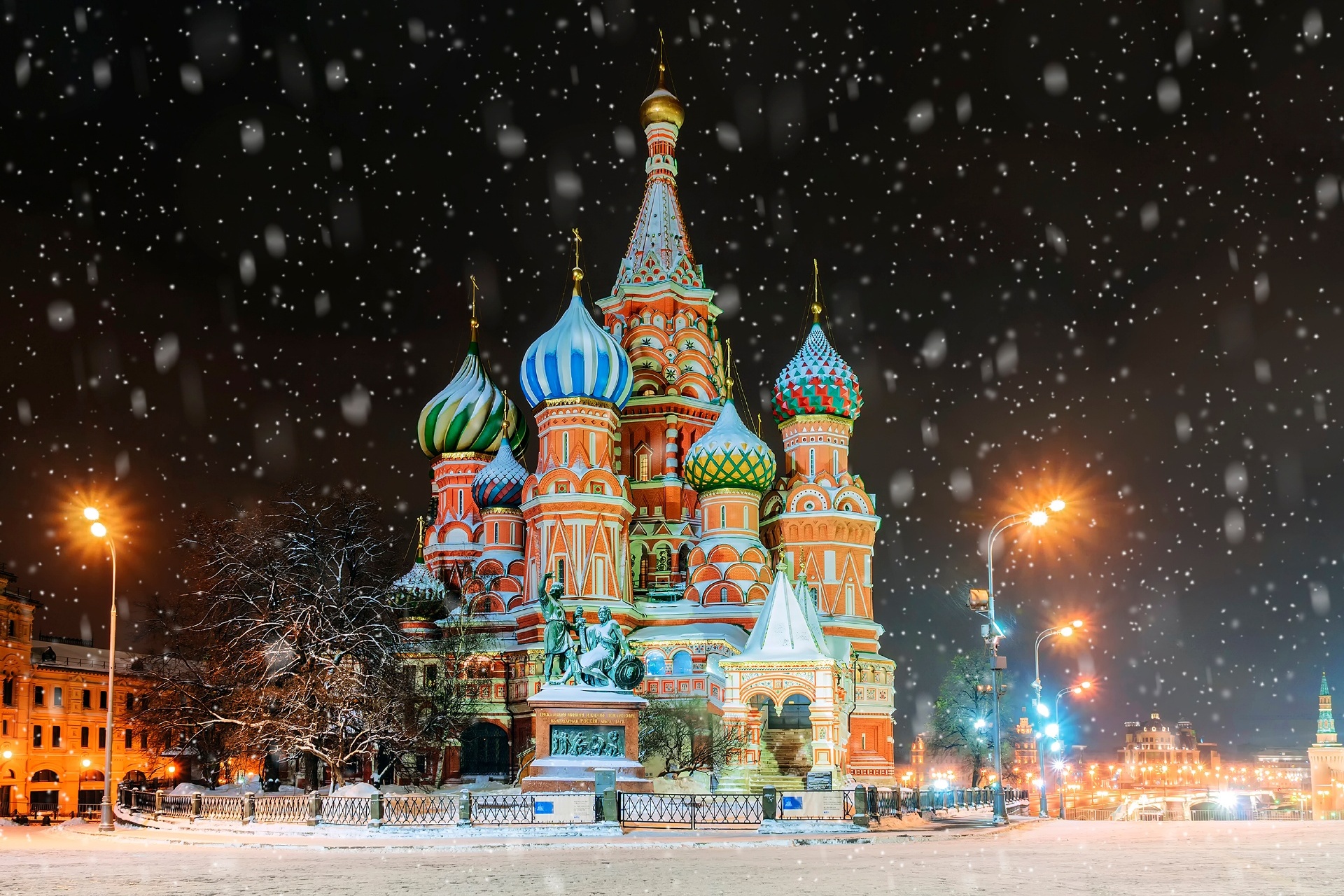 冬の夜のモスクワ　ロシアの風景