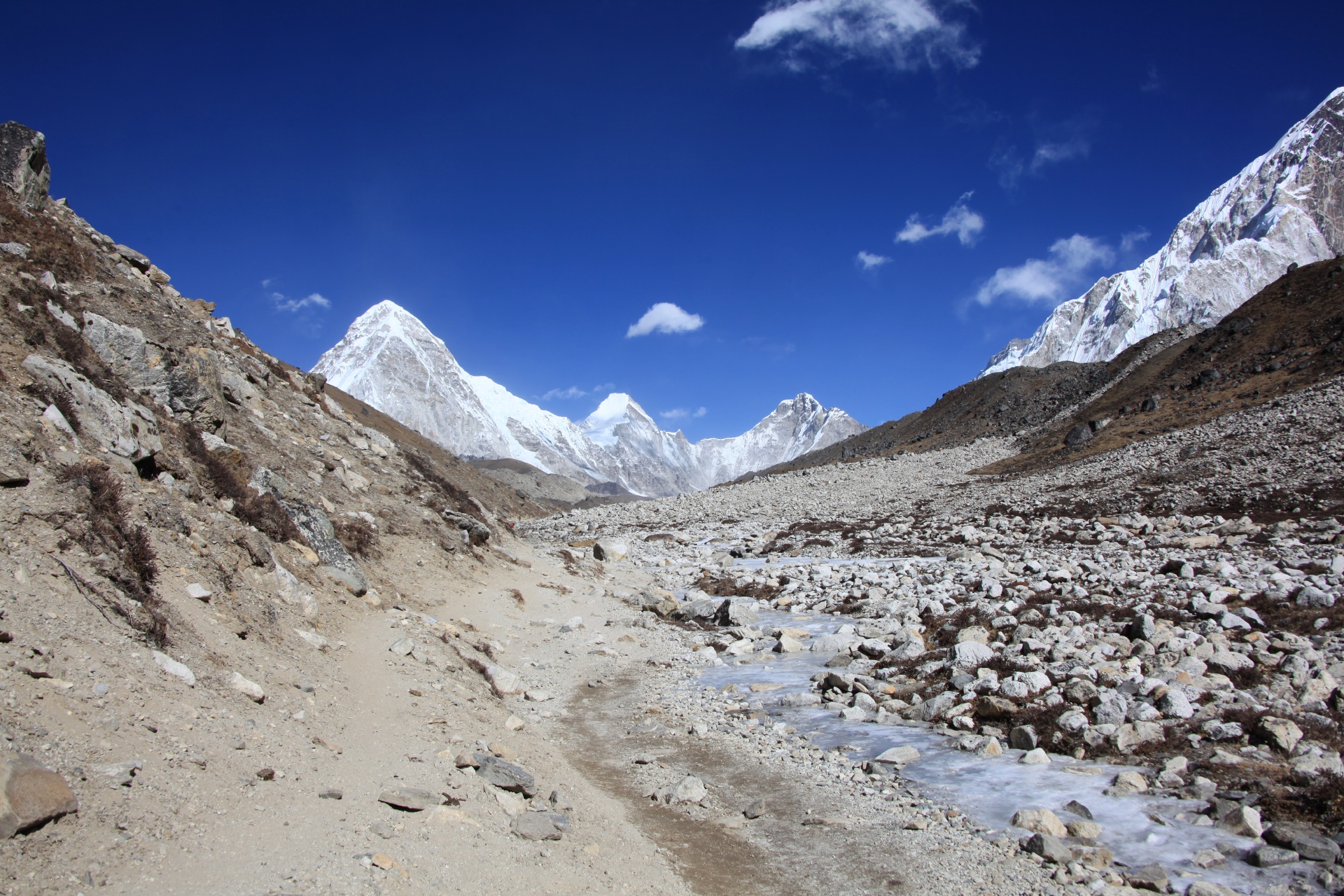 エベレスト街道の風景　ネパールの風景