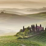 早朝のトスカーナ　イタリアの風景