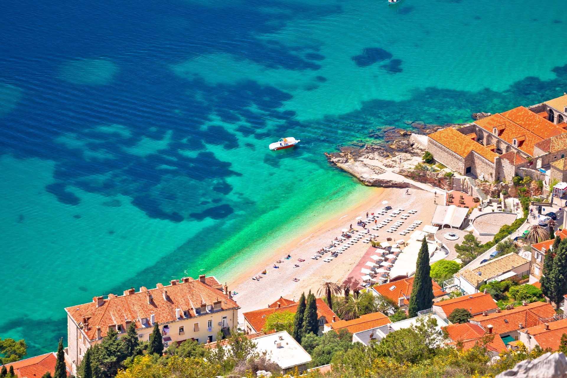 ドゥブロヴニクのバニェビーチ　クロアチアの風景
