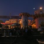 朝のヴァラナシ　インドの風景