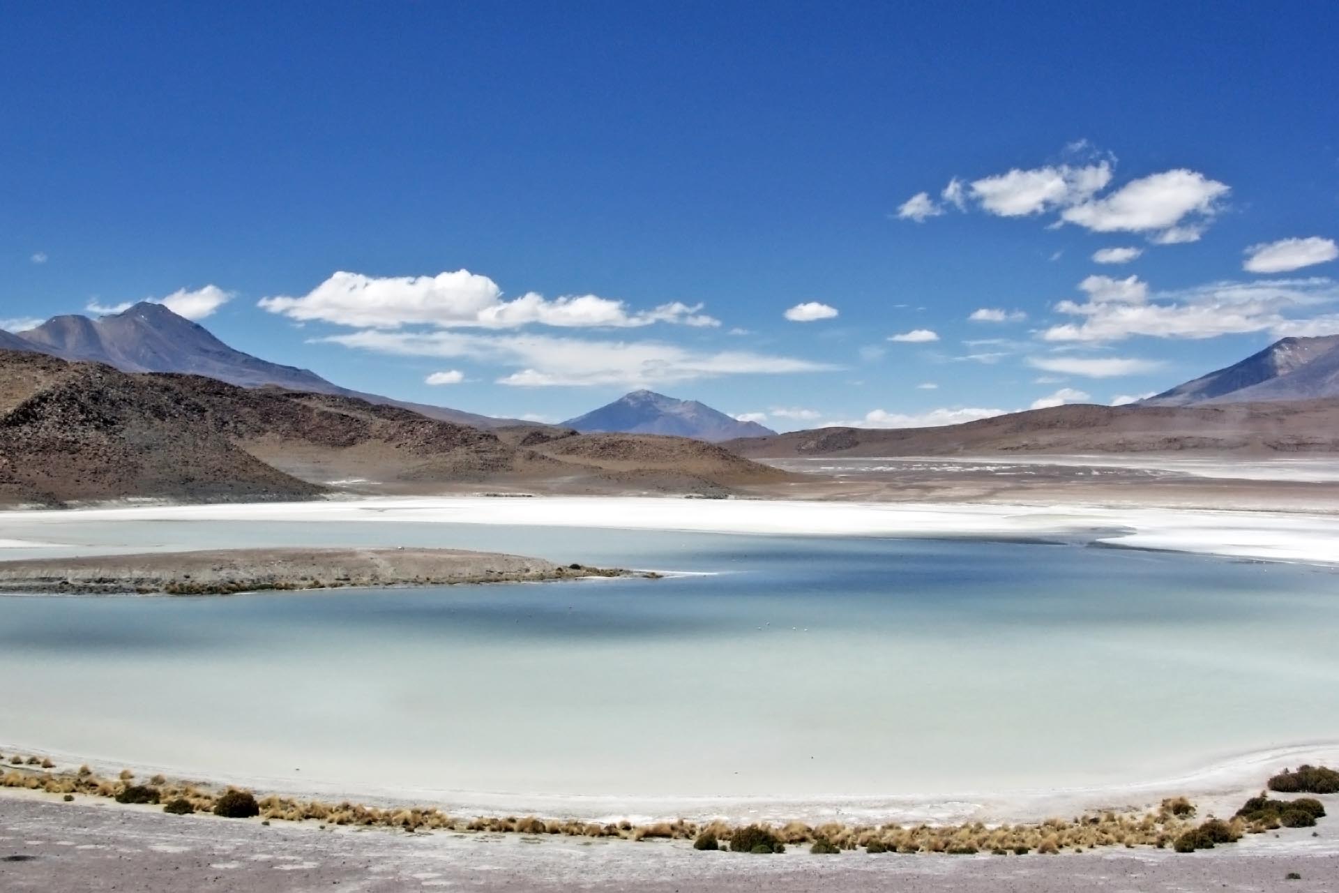 ウユニ塩原の風景　ボリビアの風景