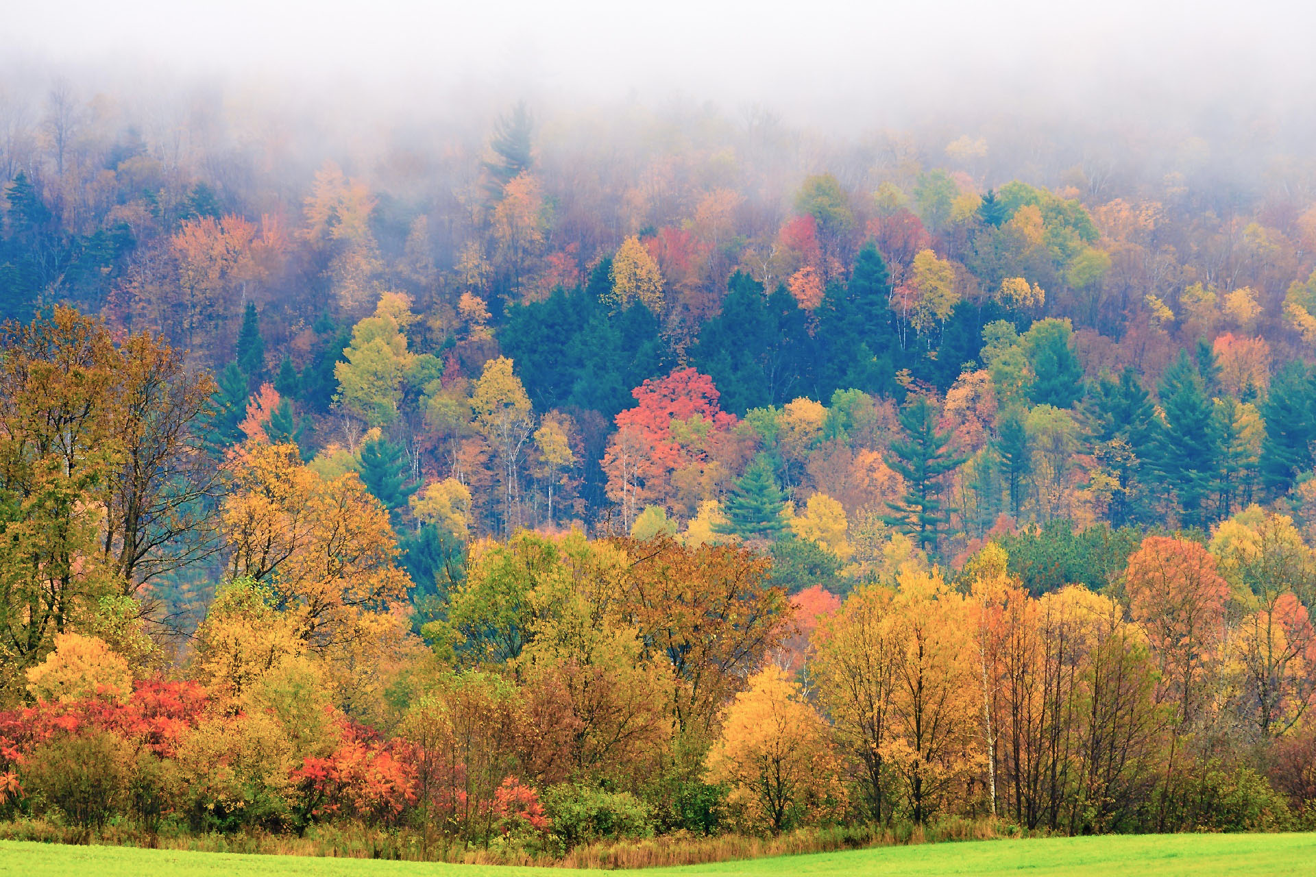 ストーの紅葉風景　アメリカの秋の風景
