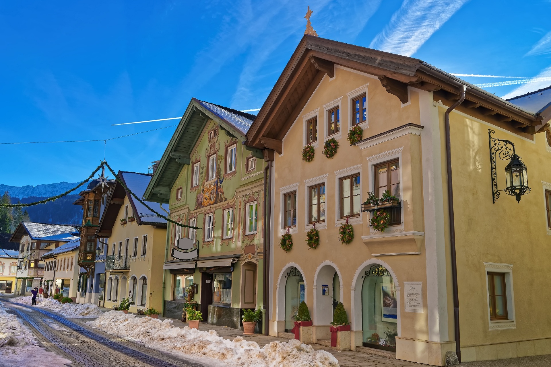 クリスマスの装飾に彩られた家々　ドイツのクリスマスの風景