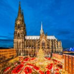 ケルン大聖堂前のクリスマスマーケット　ドイツの風景