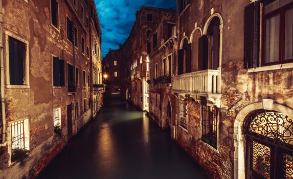 夜のヴェネツィア　イタリアの風景