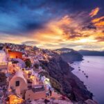 夕暮れ時のサントリーニ島イアの風景　ギリシャの風景
