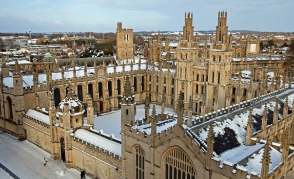 冬のオックスフォード　オール・ソウルズ・カレッジ　イギリスの風景