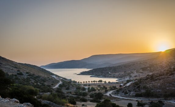 パノルモスビーチ遠景　スコペロス島の風景　ギリシャの風景
