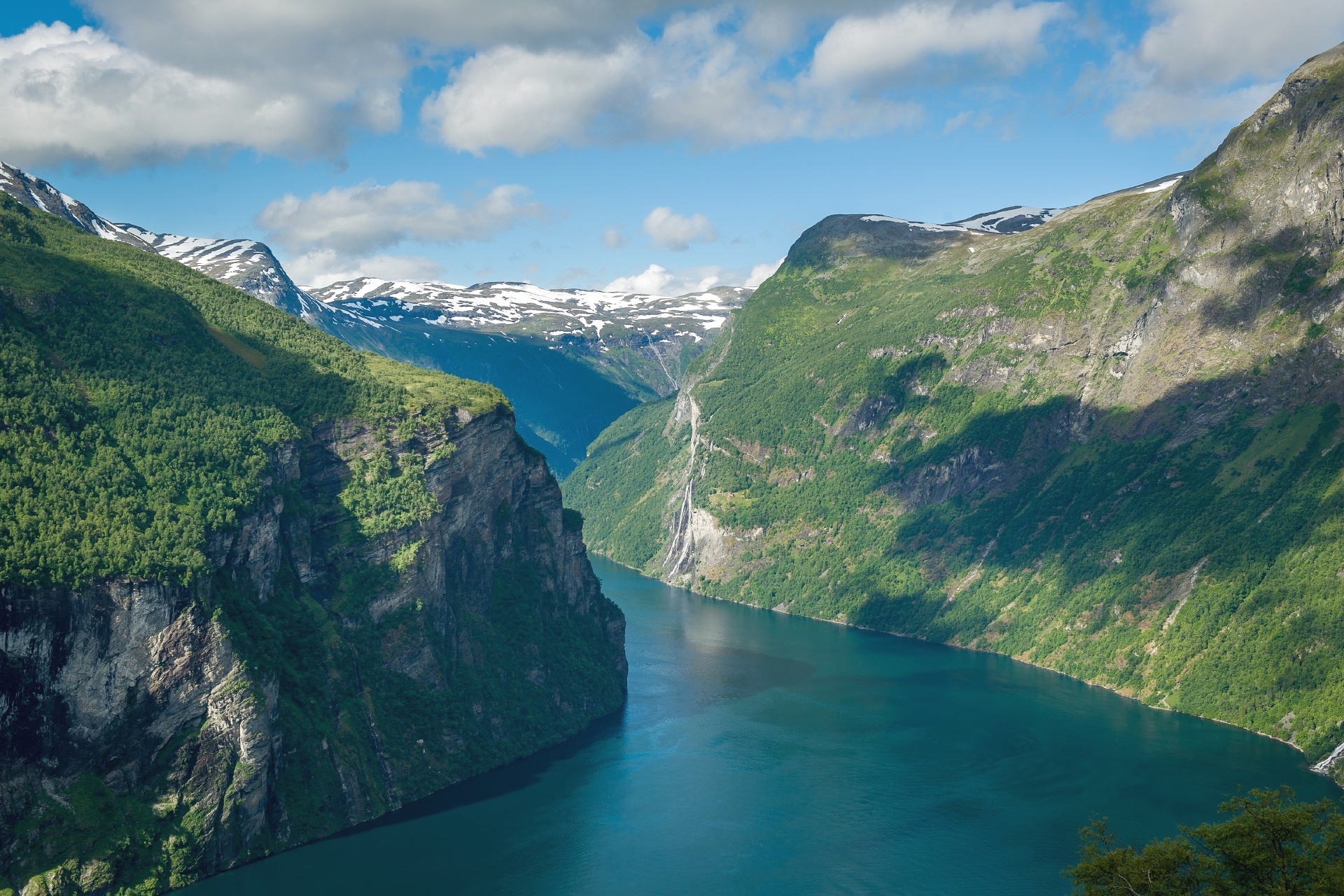 ガイランゲルフィヨルドの絶景　ノルウェーの風景
