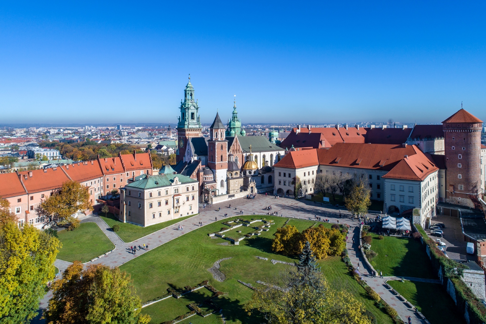 ヴァヴェル大聖堂とクラクフの町並み　ポーランドの風景