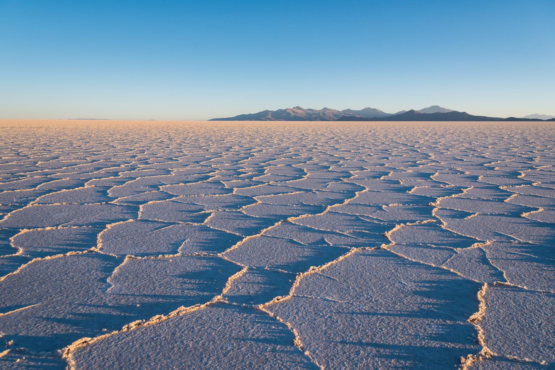 ウユニ塩原　アルティプラーノの風景　ボリビアの風景