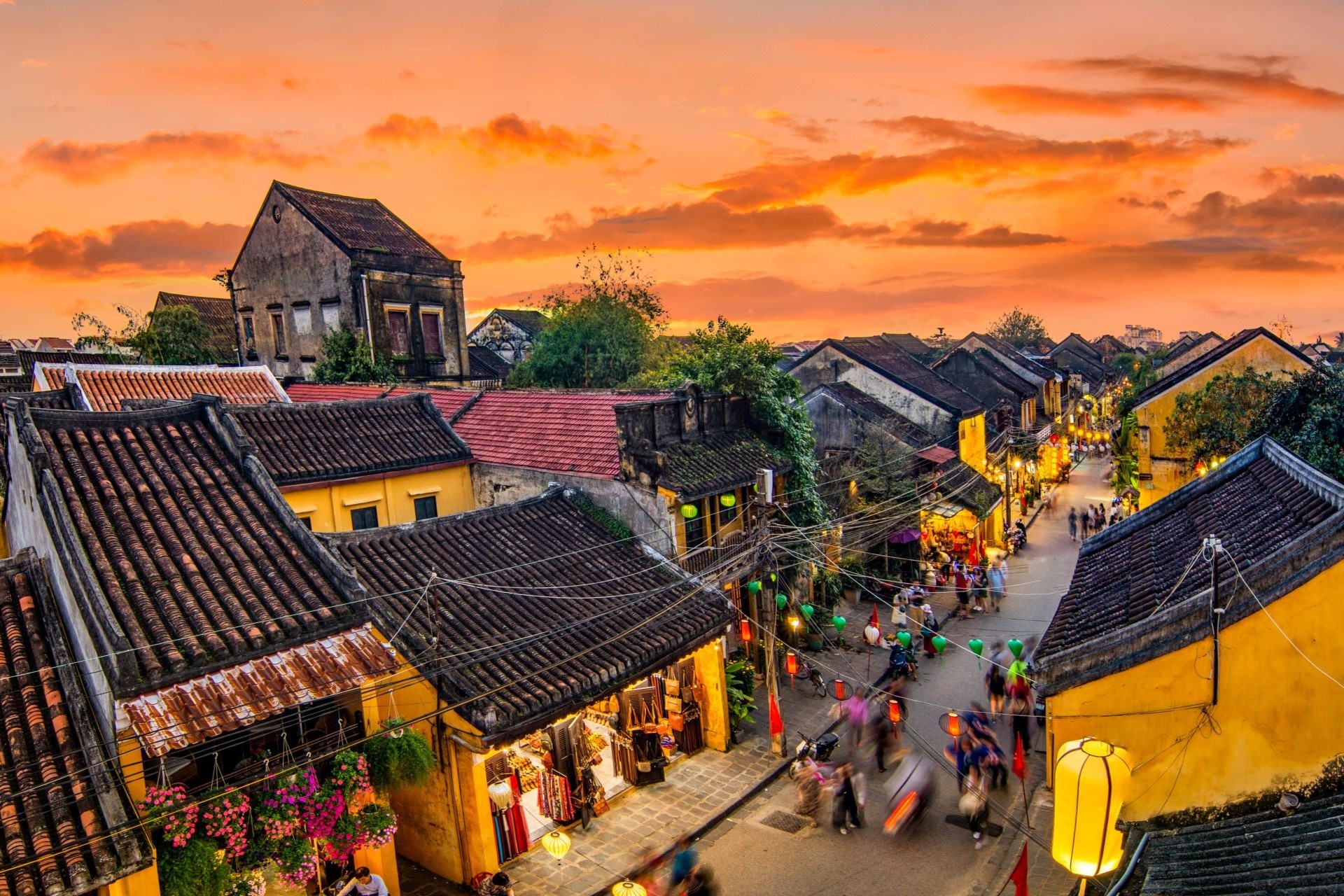 夕暮れのホイアン旧市街　ベトナムの風景