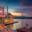 オルタキョイ・モスクとボスポラス橋　トルコの風景