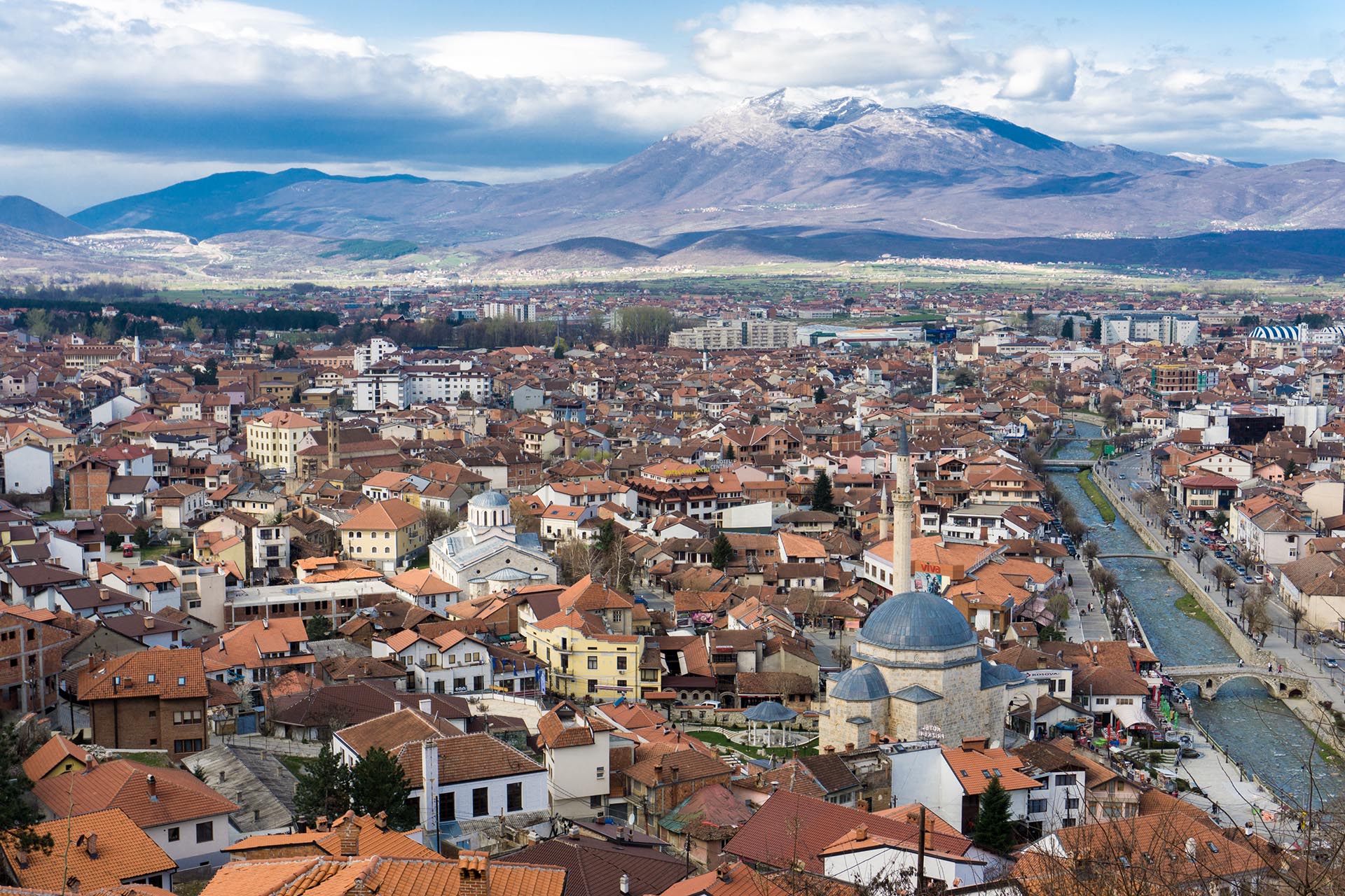 プリズレンの街並み　コソボの風景
