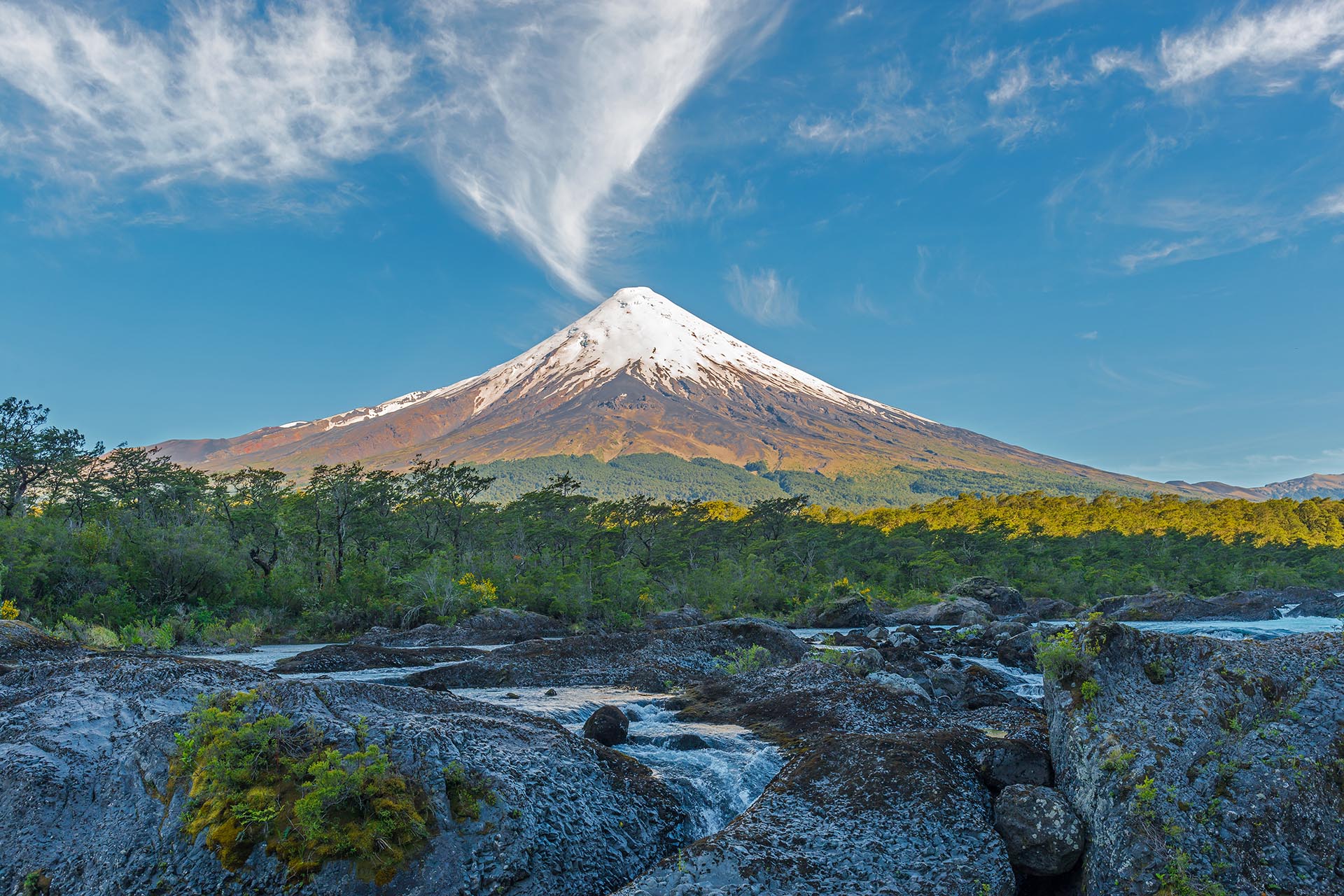 オソルノ山　プエルト・バラスの風景　チリの風景