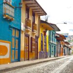 ロハにある路地の風景　エクアドルの風景