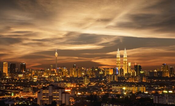 夕暮れ時のクアラルンプール　マレーシアの風景