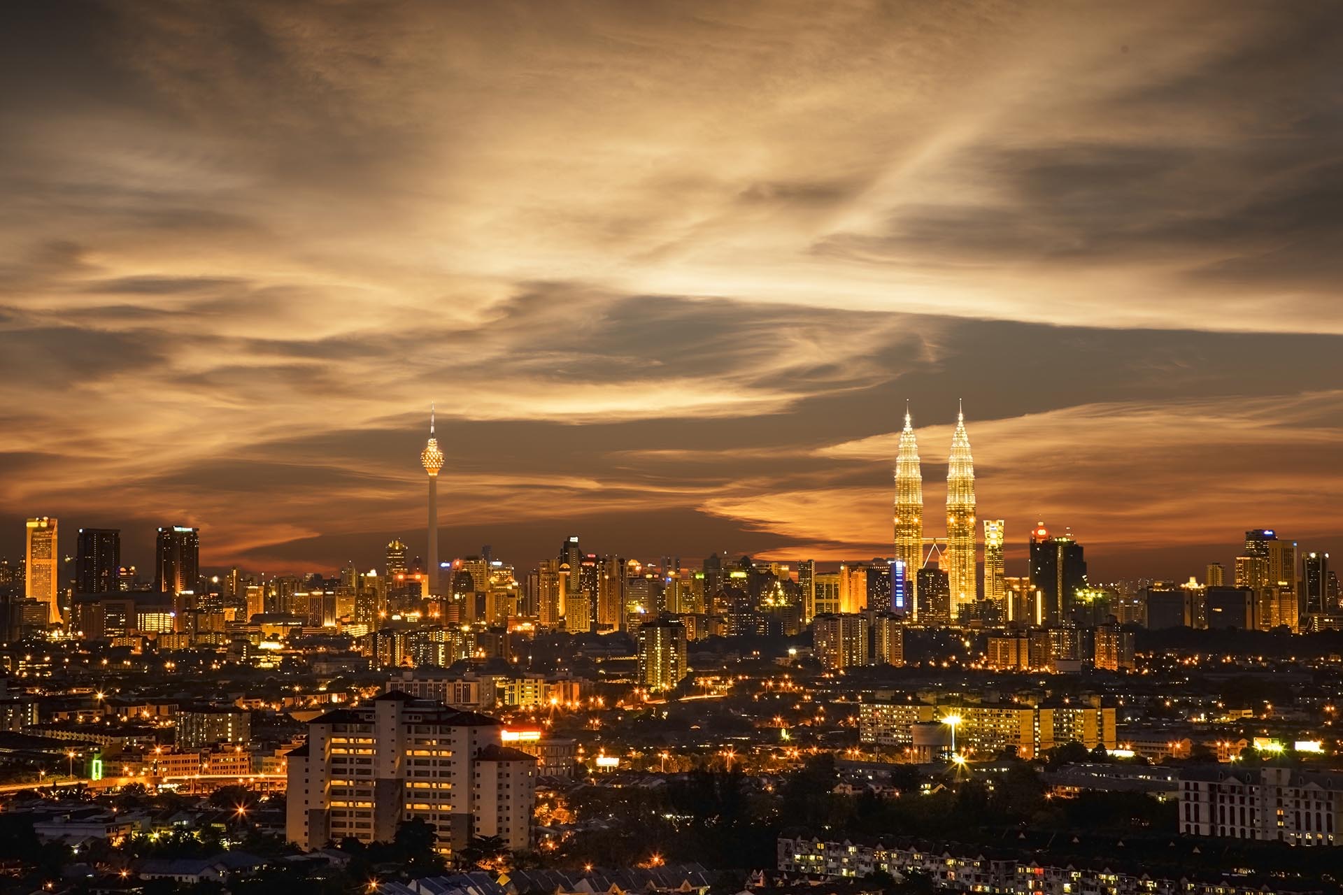 夕暮れ時のクアラルンプール　マレーシアの風景