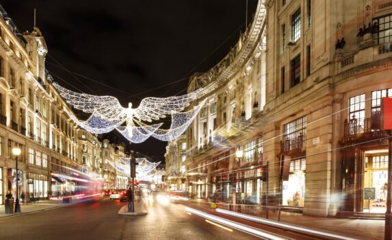 ロンドンのクリスマス・イルミネーション　イギリスのクリスマスの風景