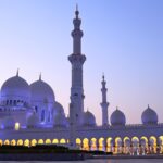 夕暮れのシェイク・ザーイド・グランド・モスク　アラブ首長国連邦アブダビ首長国の風景