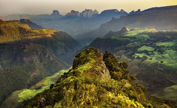 朝のシミエン山脈国立公園　エチオピアの風景