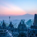 早朝のボロブドゥール寺院　インドネシアの風景