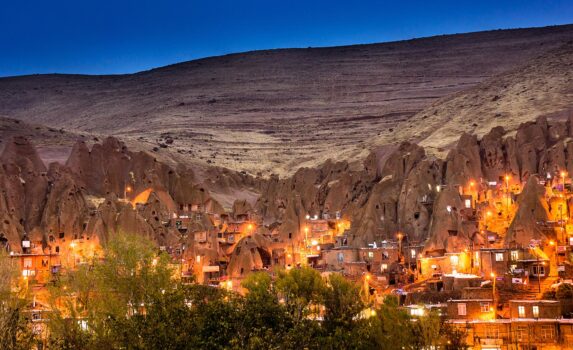 夕暮れのタブリーズ　カンドヴァン村　イランの風景