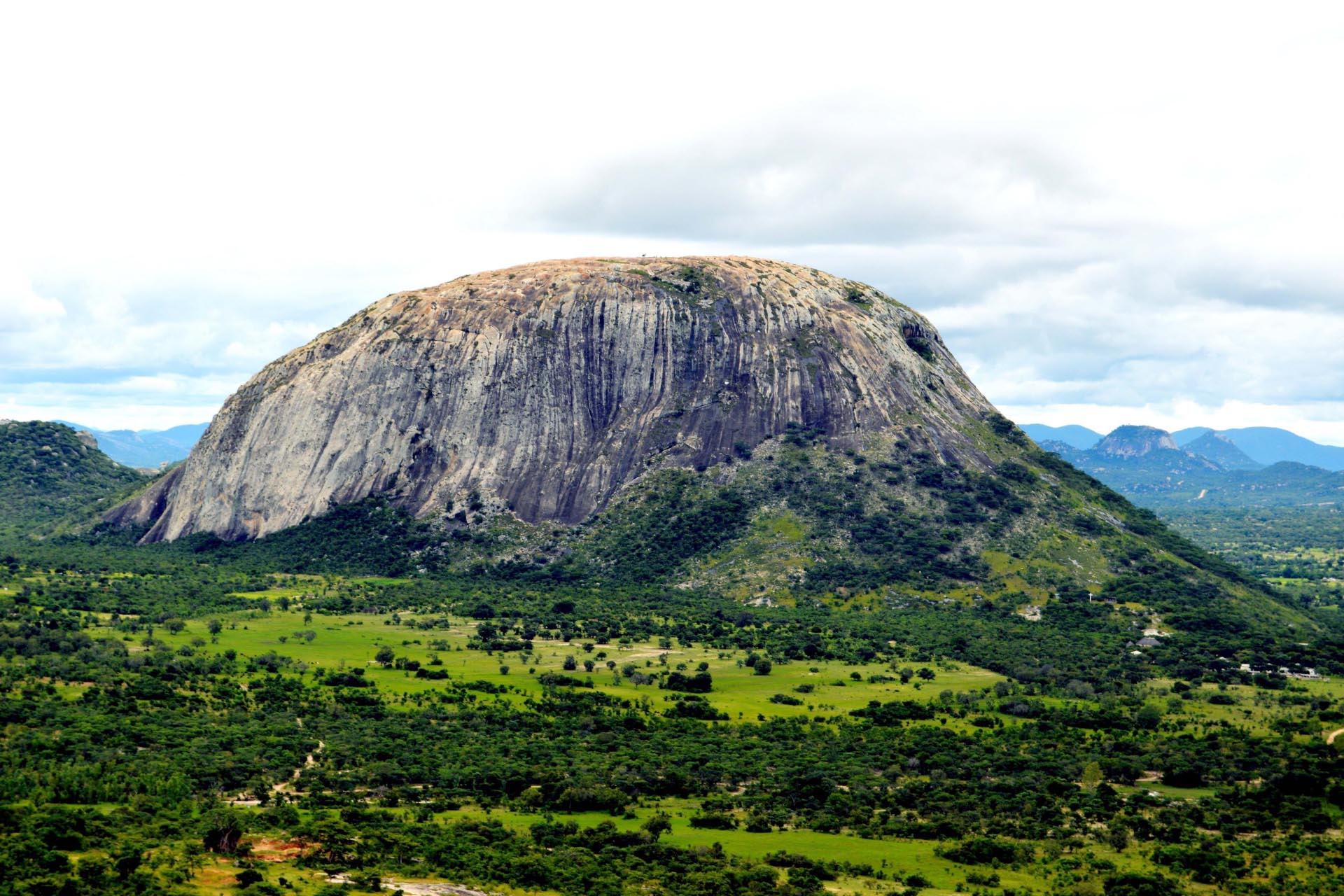 ハラレ山　ジンバブエの風景