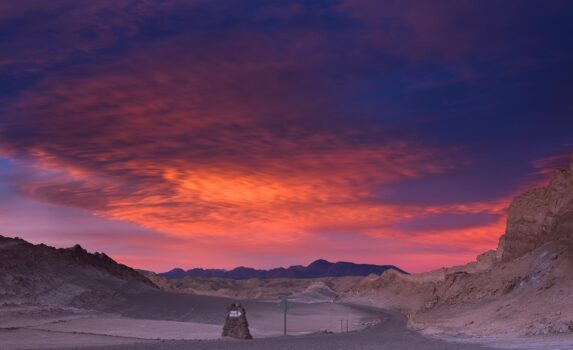 アタカマ砂漠の夕焼け　チリの風景
